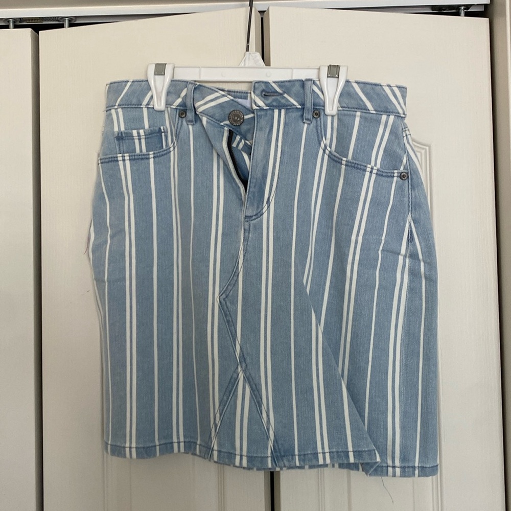Loft Woman’s Denim Skirt Size 6 - New with Tags